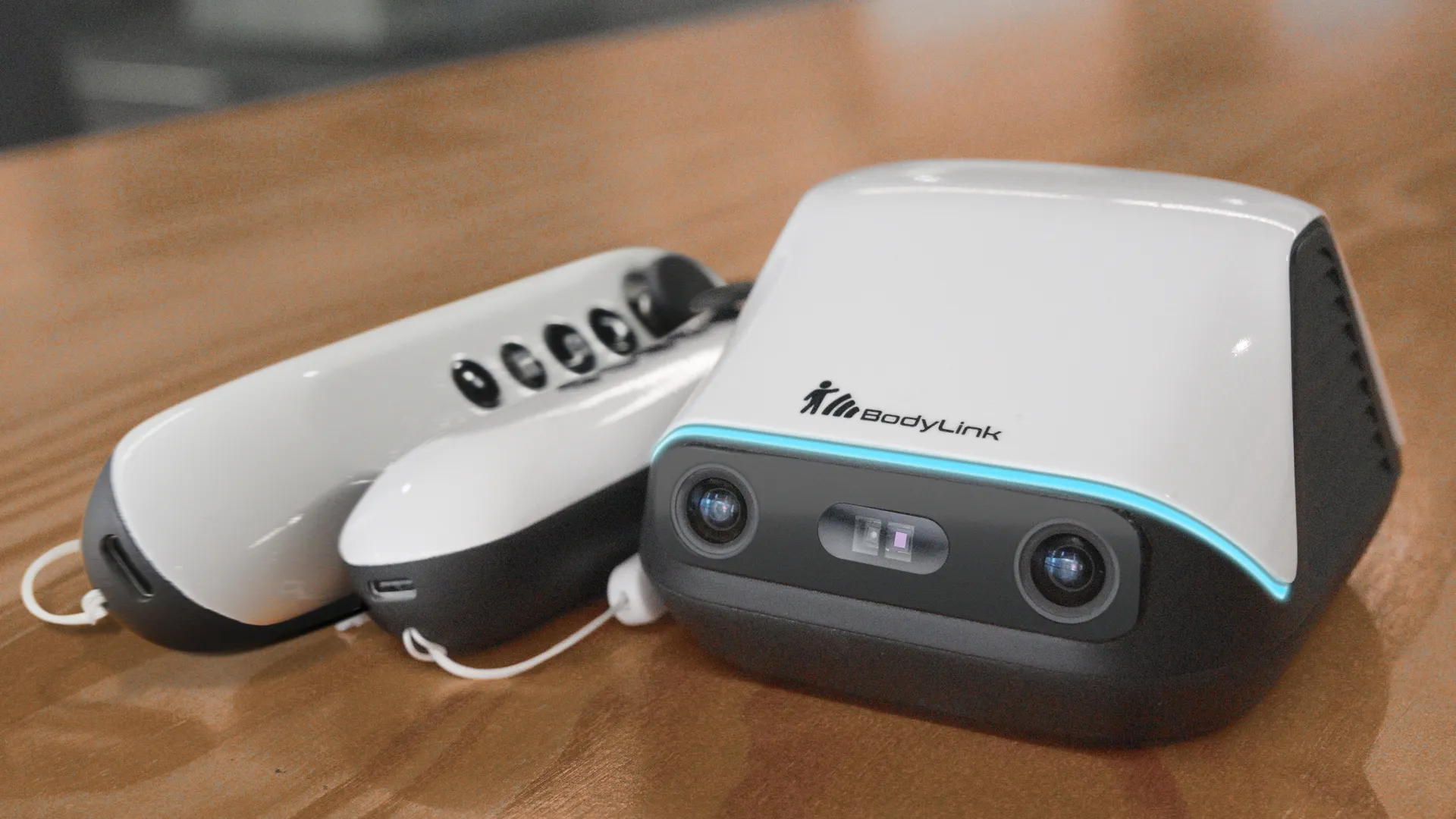 BodyLink system and controller on a table